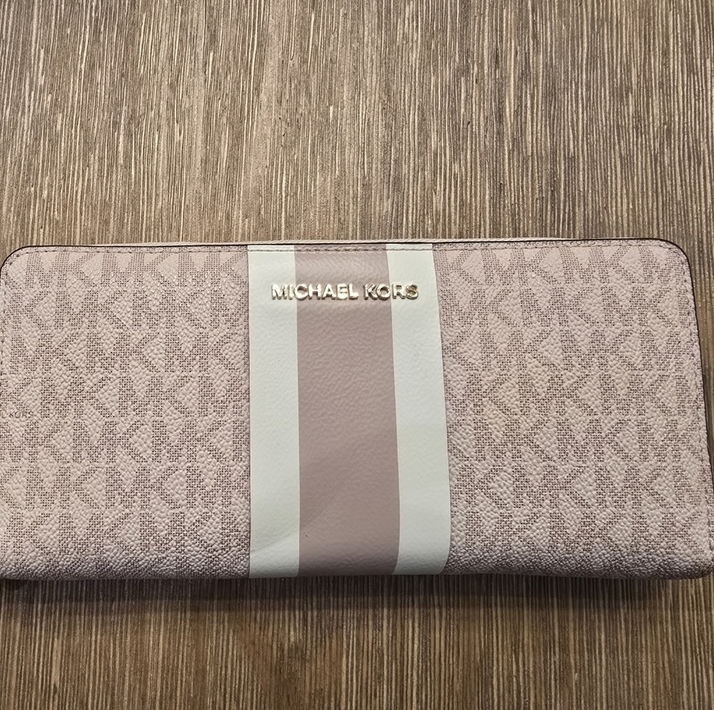Mk‎ wallet